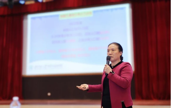 为什么团队合作对篮球技能发展至关重要_0